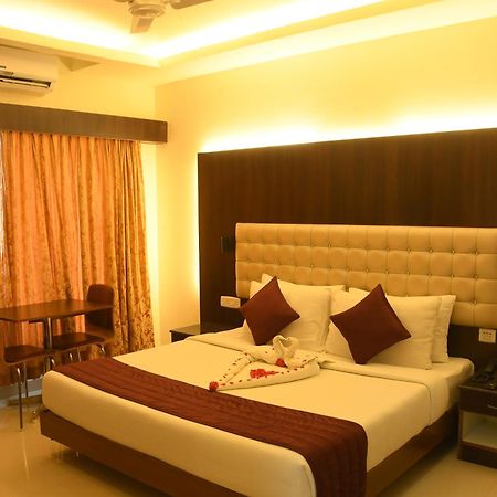 Hotel Sr Tiruchendur Tiruchchendur Exterior photo
