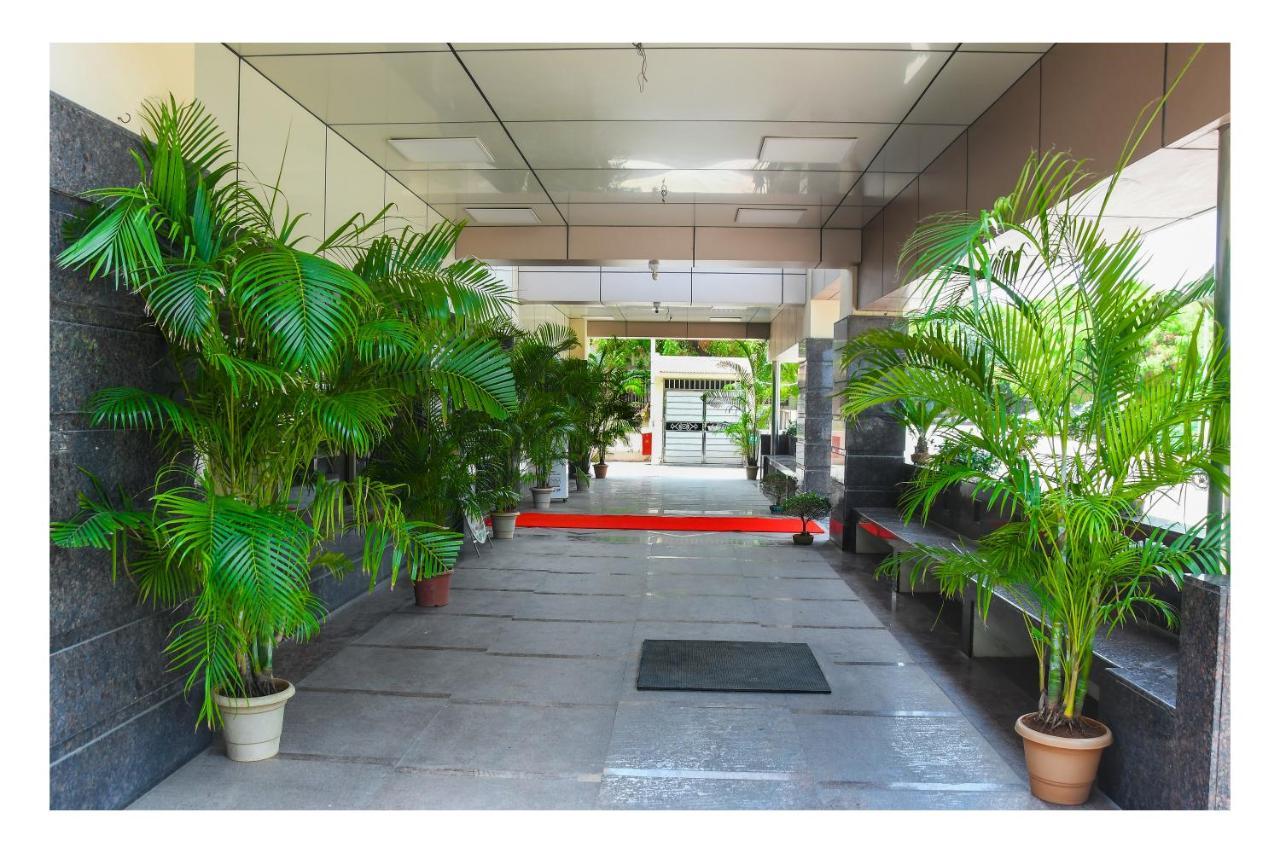Hotel Sr Tiruchendur Tiruchchendur Exterior photo
