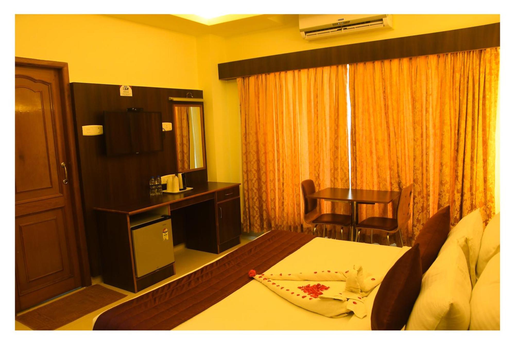 Hotel Sr Tiruchendur Tiruchchendur Exterior photo